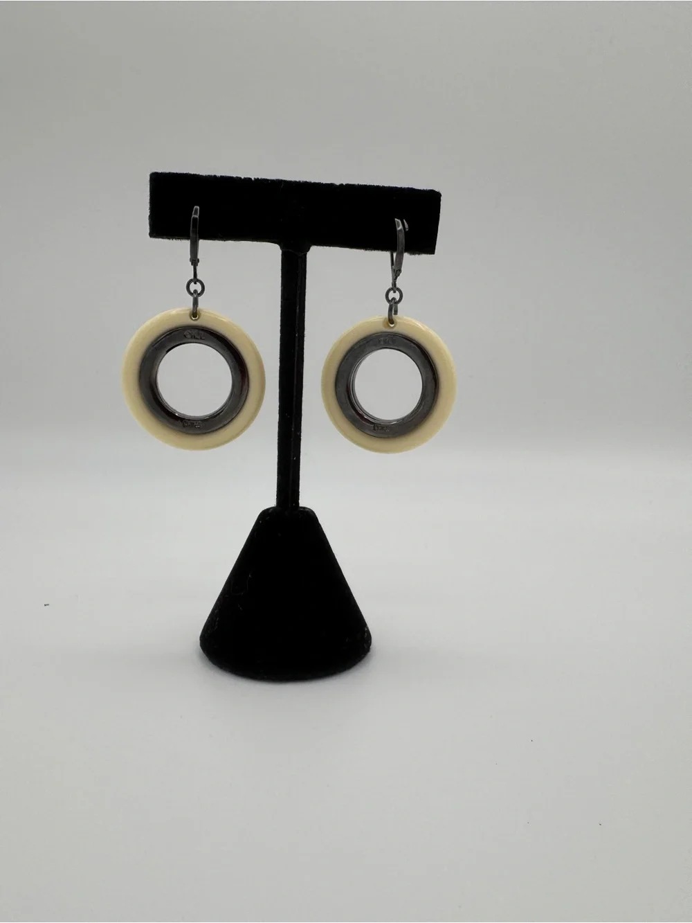 Vintage Kenneth KJL Ivory Hoop Earrings, Gunmetal Rhinestone Designer Jewelry - Picture 3 of 4
